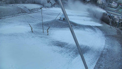 Spodní část sjezdovky skiareálu Karolinka