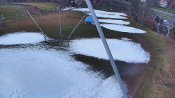 Spodní část sjezdovky skiareálu Karolinka