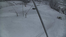 Spodní část sjezdovky skiareálu Karolinka