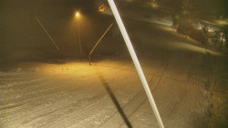 Spodní část sjezdovky skiareálu Karolinka