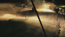 Spodní část sjezdovky skiareálu Karolinka