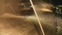 Spodní část sjezdovky skiareálu Karolinka