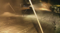 Spodní část sjezdovky skiareálu Karolinka