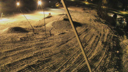 Spodní část sjezdovky skiareálu Karolinka