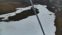 Spodní část sjezdovky skiareálu Karolinka