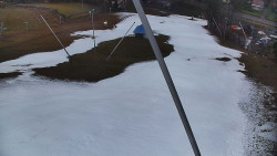 Spodní část sjezdovky skiareálu Karolinka