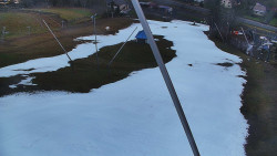 Spodní část sjezdovky skiareálu Karolinka