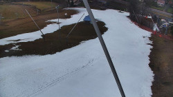 Spodní část sjezdovky skiareálu Karolinka