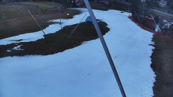 Spodní část sjezdovky skiareálu Karolinka