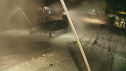 Spodní část sjezdovky skiareálu Karolinka