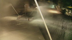 Spodní část sjezdovky skiareálu Karolinka