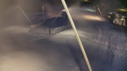 Spodní část sjezdovky skiareálu Karolinka