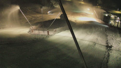 Spodní část sjezdovky skiareálu Karolinka