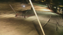 Spodní část sjezdovky skiareálu Karolinka