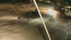 Spodní část sjezdovky skiareálu Karolinka