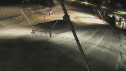 Spodní část sjezdovky skiareálu Karolinka