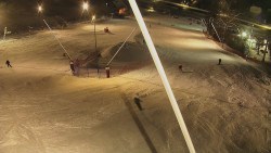 Spodní část sjezdovky skiareálu Karolinka