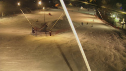 Spodní část sjezdovky skiareálu Karolinka