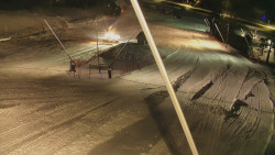 Spodní část sjezdovky skiareálu Karolinka