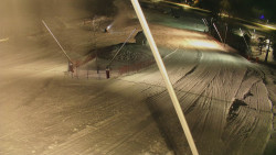 Spodní část sjezdovky skiareálu Karolinka