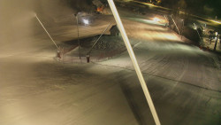 Spodní část sjezdovky skiareálu Karolinka