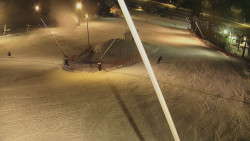 Spodní část sjezdovky skiareálu Karolinka