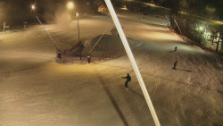 Spodní část sjezdovky skiareálu Karolinka