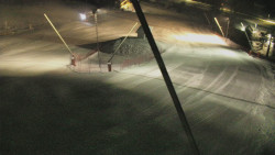 Spodní část sjezdovky skiareálu Karolinka