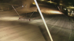 Spodní část sjezdovky skiareálu Karolinka