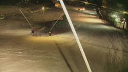 Spodní část sjezdovky skiareálu Karolinka