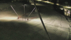 Spodní část sjezdovky skiareálu Karolinka