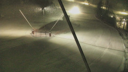 Spodní část sjezdovky skiareálu Karolinka