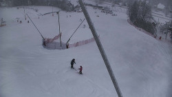 Spodní část sjezdovky skiareálu Karolinka