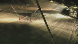 Spodní část sjezdovky skiareálu Karolinka