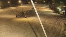 Spodní část sjezdovky skiareálu Karolinka