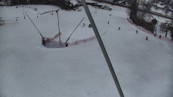 Spodní část sjezdovky skiareálu Karolinka