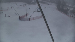 Spodní část sjezdovky skiareálu Karolinka