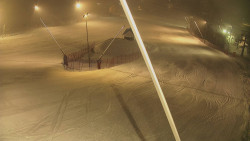 Spodní část sjezdovky skiareálu Karolinka