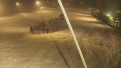 Spodní část sjezdovky skiareálu Karolinka