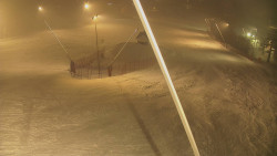 Spodní část sjezdovky skiareálu Karolinka