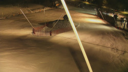 Spodní část sjezdovky skiareálu Karolinka