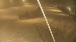 Spodní část sjezdovky skiareálu Karolinka