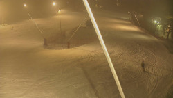 Spodní část sjezdovky skiareálu Karolinka