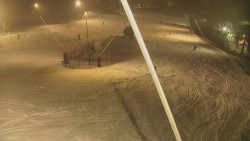 Spodní část sjezdovky skiareálu Karolinka