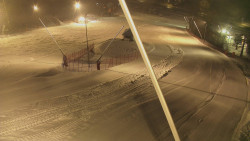 Spodní část sjezdovky skiareálu Karolinka