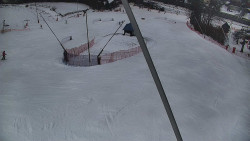 Spodní část sjezdovky skiareálu Karolinka