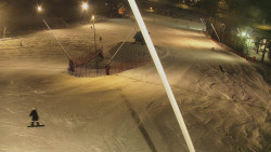 Spodní část sjezdovky skiareálu Karolinka