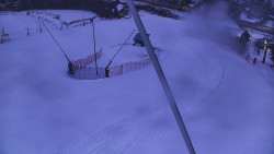 Spodní část sjezdovky skiareálu Karolinka