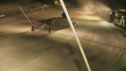 Spodní část sjezdovky skiareálu Karolinka