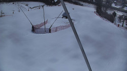 Spodní část sjezdovky skiareálu Karolinka